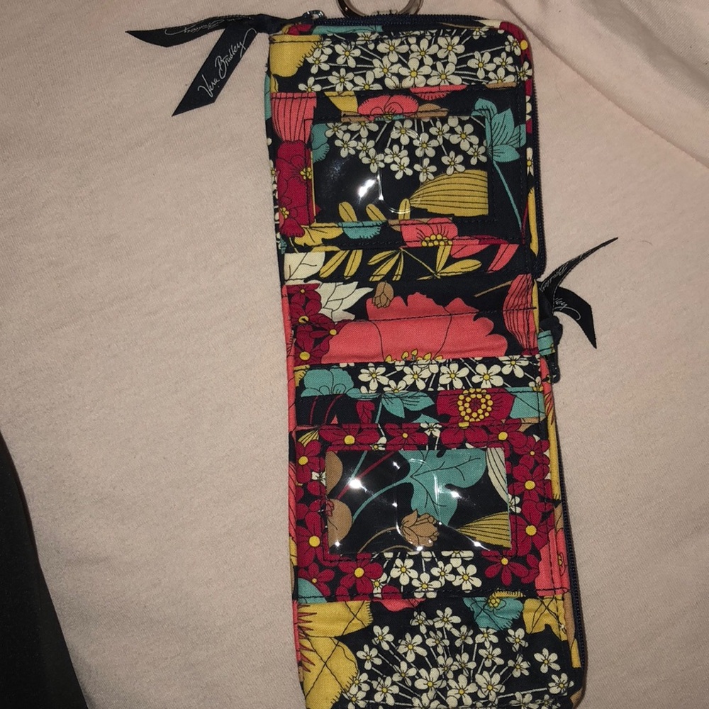 Vera Bradley - Picture 3 of 6